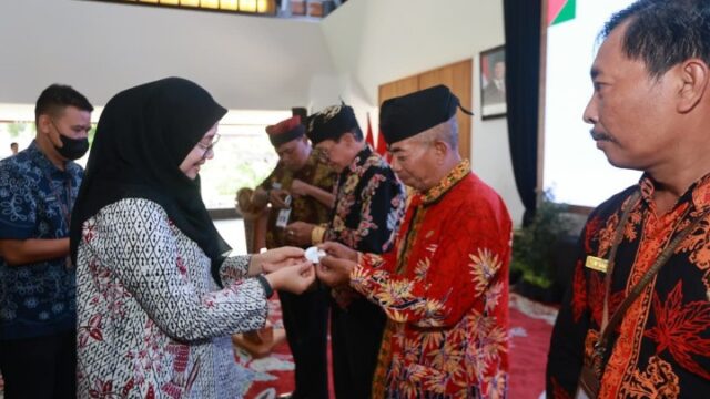 Pemkab Banyuwangi meluncurkan gerakan Teman Lansia