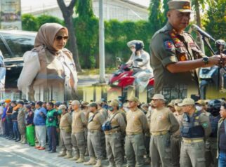 Pemkab Sidoarjo Tertibkan 67 Bangunan Liar di Frontage Road