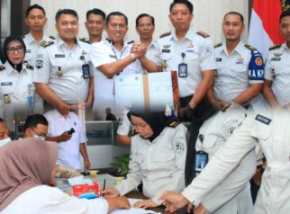 Perkuat Pemberantasan Narkoba, Lapas Banyuwangi dan BNNK Gelar Deklarasi P4GN serta Tes Urine