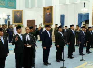 Presiden Prabowo Subianto melantik empat Wakil Mfitron enteri (Wamen) Kabinet Merah Putih