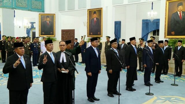 Presiden Prabowo Subianto melantik empat Wakil Mfitron enteri (Wamen) Kabinet Merah Putih