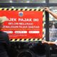 UP3D Kecamatan Pesanggrahan, menempelkan stiker penunggak pajak