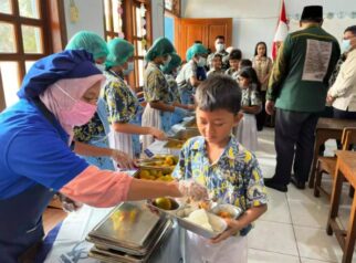 Wabup Jepara monitoring penerapan uji coba program MBG dengan pola penyajian prasmanan