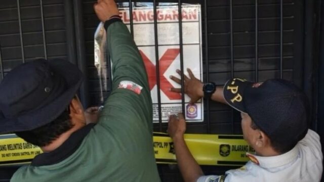 Satuan Polisi Pamong Praja (Satpol PP) Kota Surabaya, menindak 10 lokasi