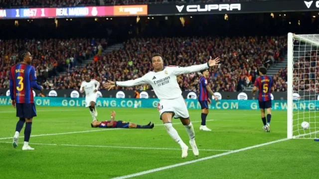 Brace Mbappe Bungkam Barcelona di Camp Nou