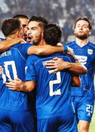 Drama Dua Kartu Merah Warnai Kemenangan 1-0 Persib atas The Cong Viettel