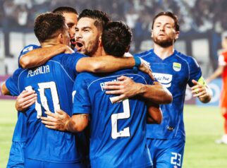Persib Bandung Taklukkan The Cong Viettel 1-0, Penalti Peralta dan Dua Kartu Merah Warnai Laga
