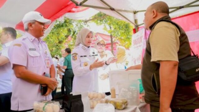 Plt. Bupati Klaten, Mahanni Yulindha Pratiwi menghadiri Gerakan Pangan Murah (GPM)