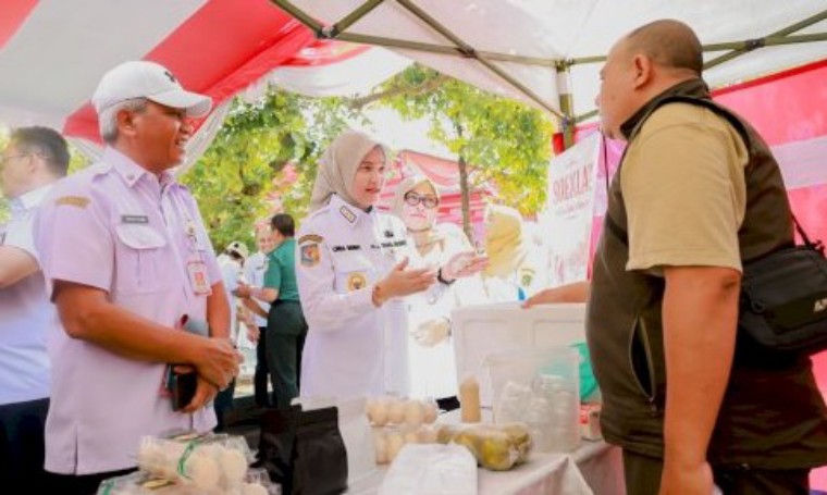 Plt. Bupati Klaten, Mahanni Yulindha Pratiwi menghadiri Gerakan Pangan Murah (GPM)