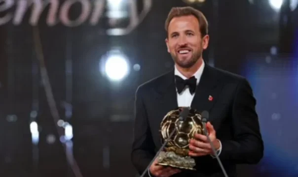 Pemain Inggris Harry Kane Akhiri Penantian 25 Tahun Raih Ballon d'Or