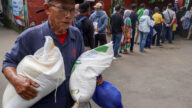 Pemerintah Bagikan 1 Juta Ton Beras Bansos untuk Desil 1-4, Keluarga Dapat 30 Kg
