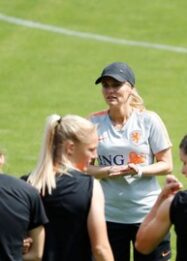 Sarina Wiegman resmi menandatangani perpanjangan kontrak bersama FA