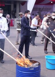 Kejari Jaktim memusnahkan barang bukti dari ratusan perkara tindak pidana