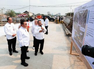 Gubernur DKI Jakarta, Pramono Anung meninjau pembangunan Jalan Tembus Kelapa Gading–Pulo Gadung