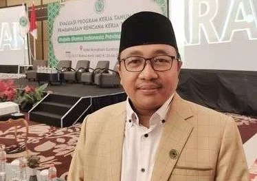 Sekretaris Umum MUI Jatim, Dr. KH. M. Hasan Ubaidillah
