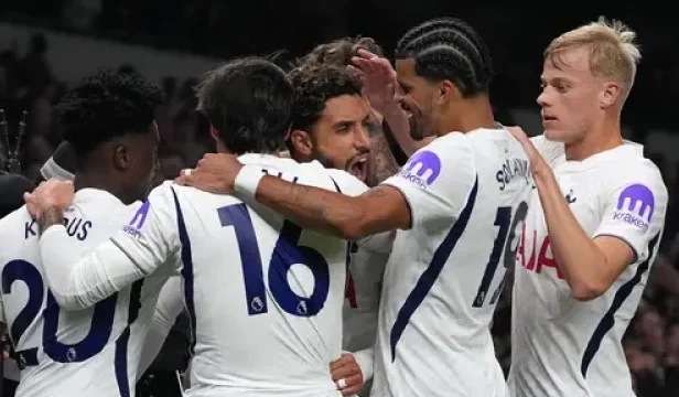Tottenham Akhirnya Raih Kemenangan Perdana, Tinggalkan Zona Degradasi